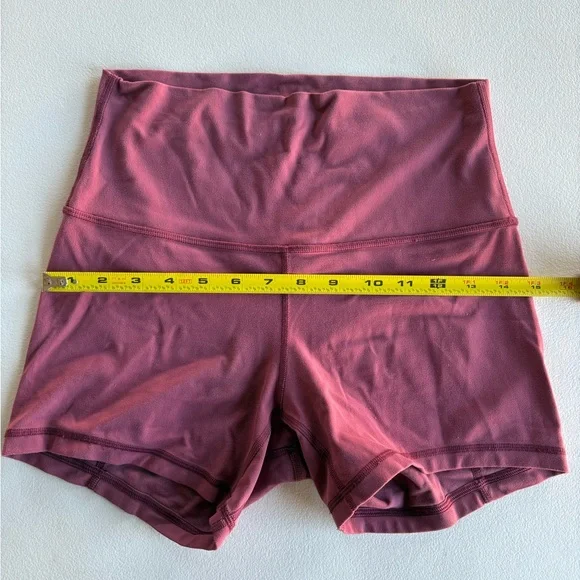 Size 6 LuluLemon Align Pink Shorts - Picture 3 of 6